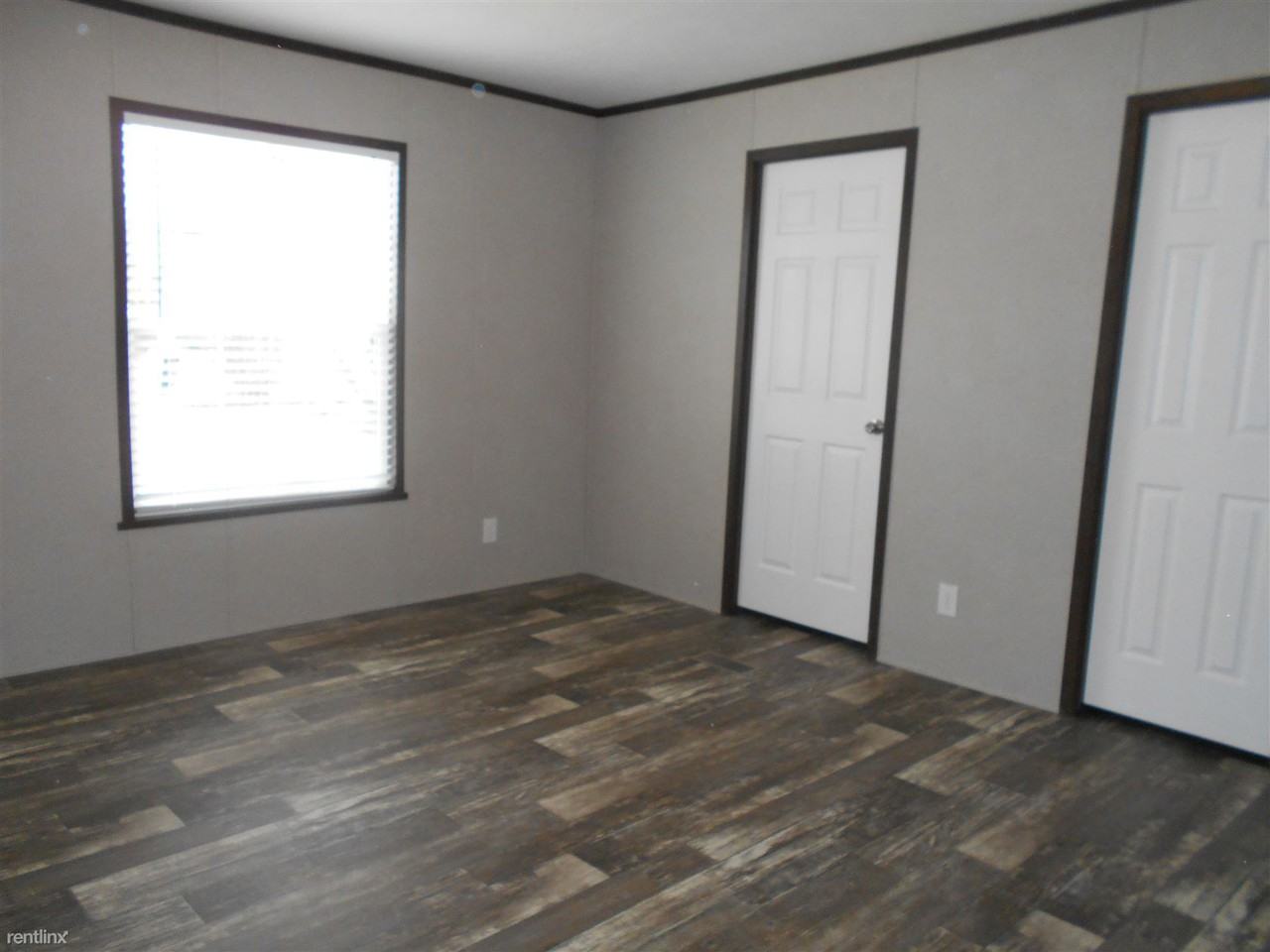 1107 White Oak E - Photo 3 of 9