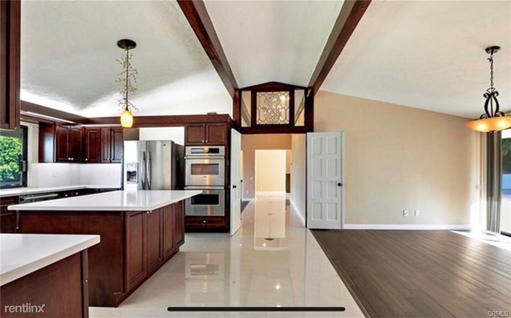 1808 Vía Coronel - Photo 3 of 20