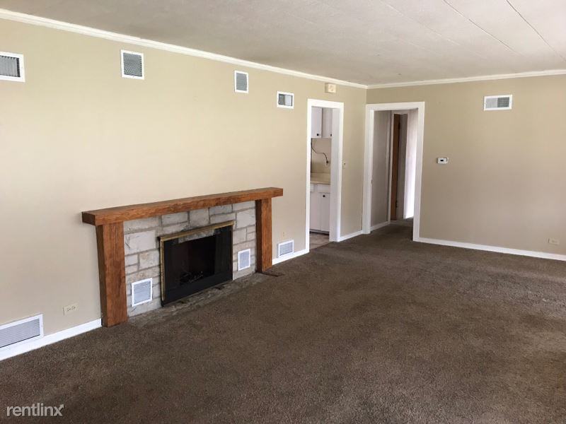 423 Sunset Dr - Photo 3 of 10
