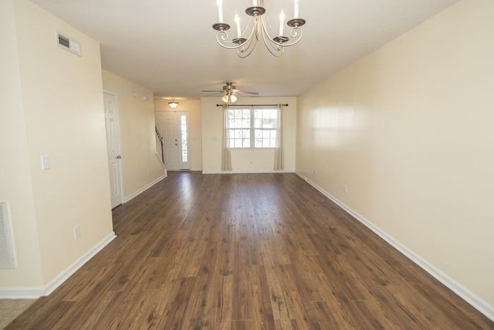 554 Buckhaven Way - Photo 3 of 8