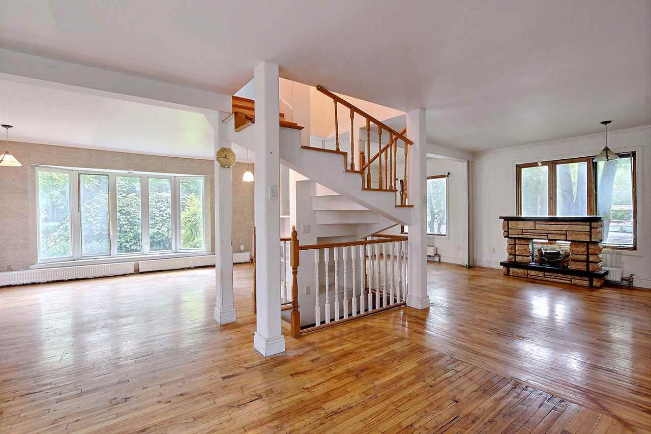 3025 Avenue 27e - Photo 2 of 12