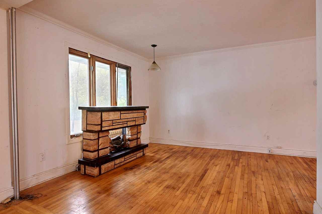 3025 Avenue 27e - Photo 3 of 12