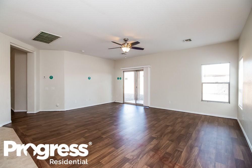 5202 W Apollo Rd - Photo 3 of 15