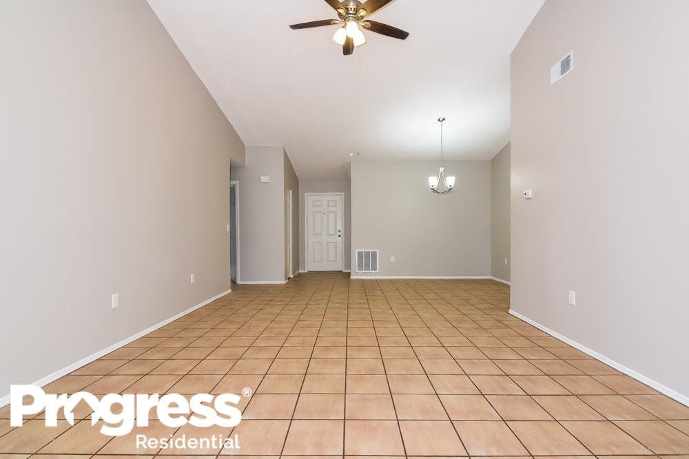 10912 Livingston Dr - Photo 2 of 15