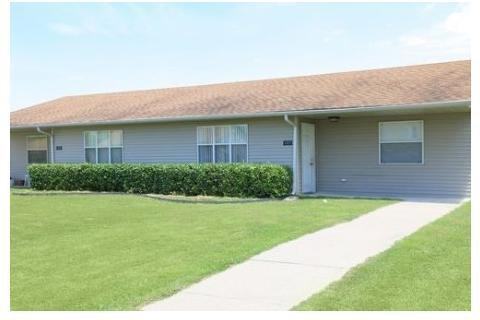 South 25th Place Apartments - Photo 2 of 6