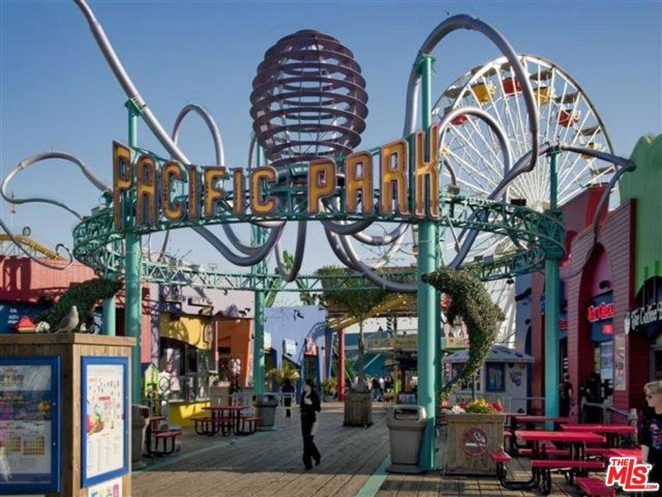 1725 Ocean Front Walk - Photo 3 of 27