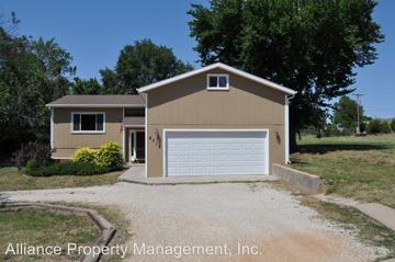 901 Locharno Dr Manhattan Ks 66503 3 Bedroom House For