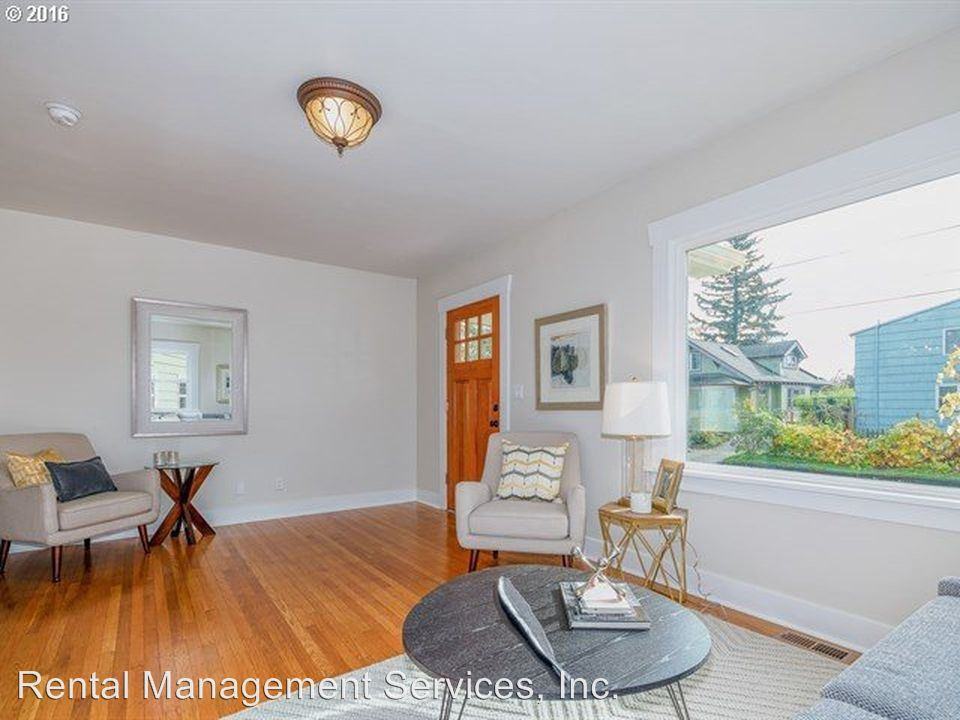 7009 NE Stanton St - Photo 2 of 11