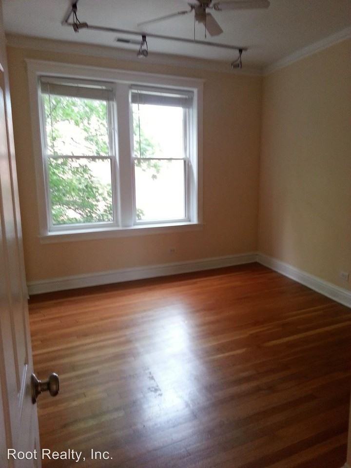 2315 W. Eastwood Avenue - Photo 2 of 5