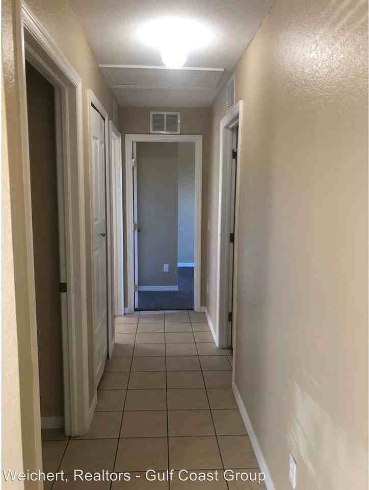 3206 51st St W - Photo 2 of 9