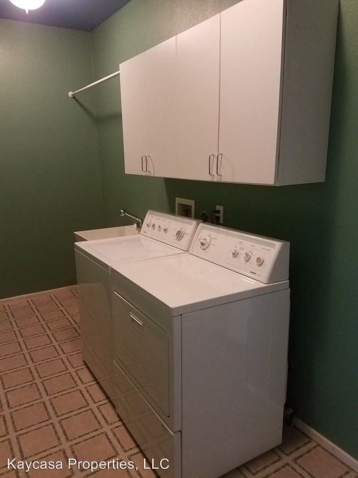 5075 Chaparrita Ct - Photo 3 of 24