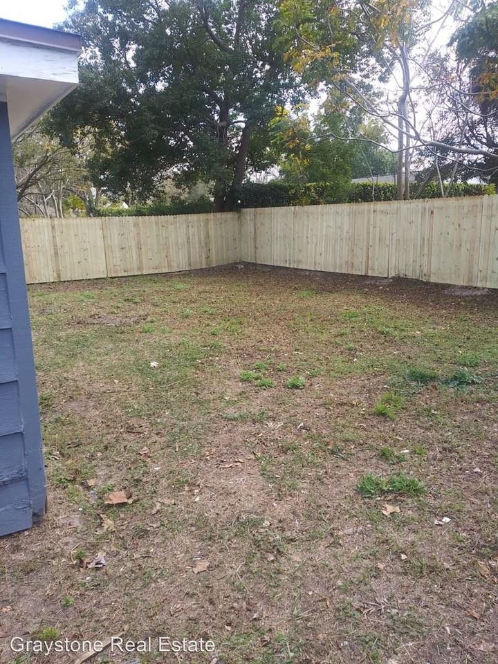 6348 Butte Ave - Photo 2 of 11