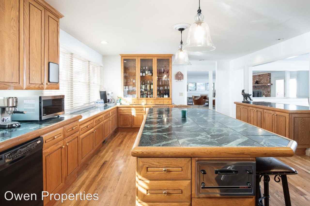 280 Moose St - Photo 2 of 20