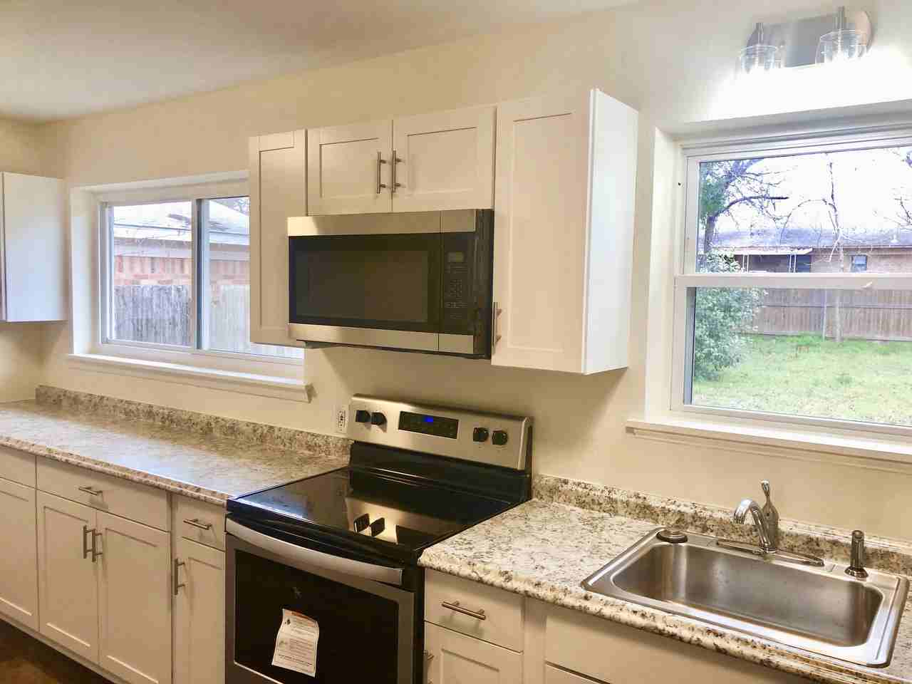 2005 Charleston Drive - Photo 3 of 17