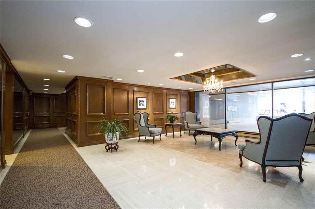 530 Laurier Avenue West - Photo 2 of 21