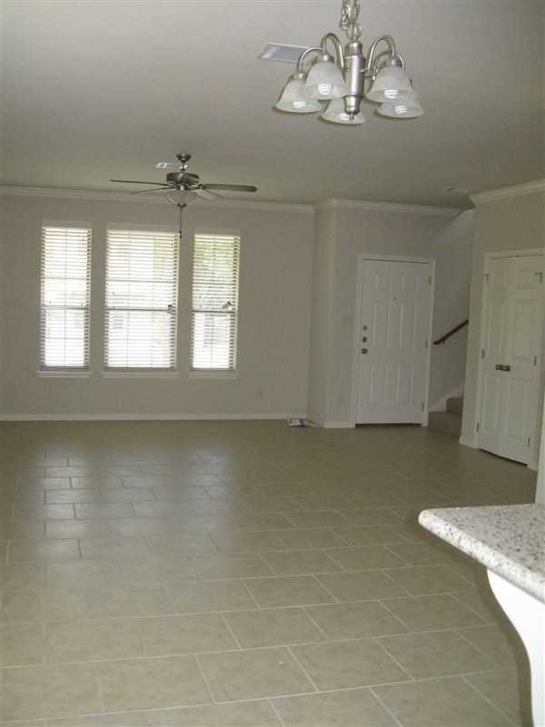 302A Sterling St - Photo 3 of 9