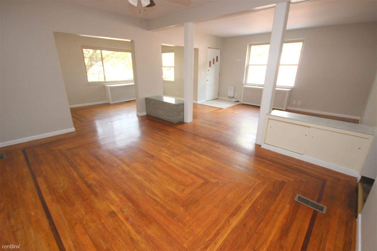 2703 Tilbury Ave - Photo 2 of 7