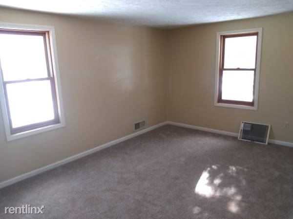 62 Waverly Pl - Photo 2 of 7