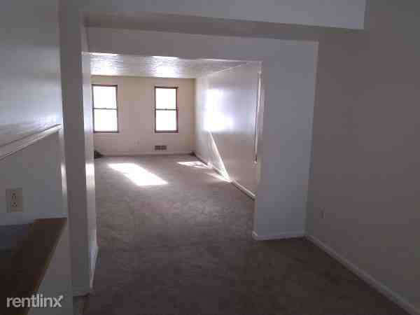 62 Waverly Pl - Photo 3 of 7