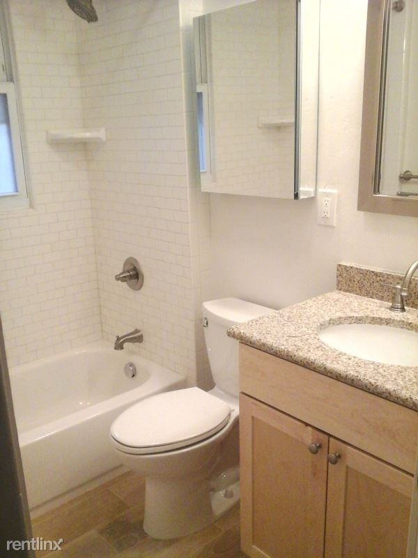2430 Vine St - Photo 3 of 8