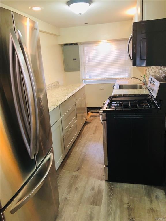 7 Schuyler Terrace - Photo 2 of 6