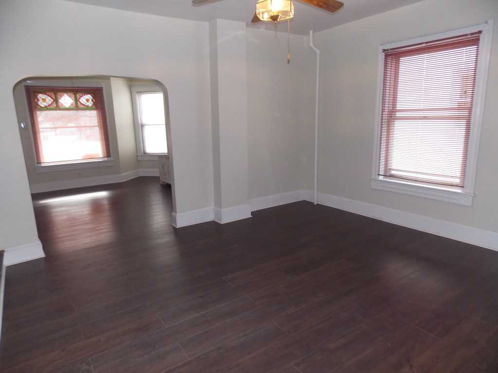 906 Wyoming Ave - Photo 3 of 14