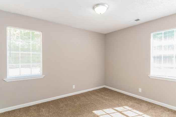 541 Westchester Dr - Photo 3 of 8