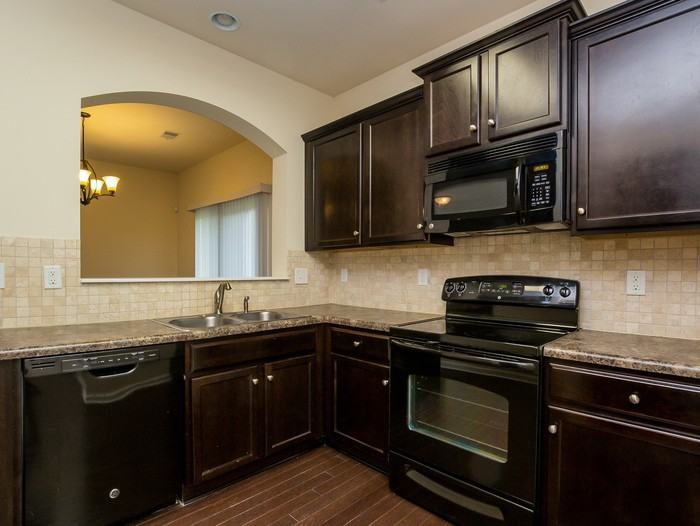 160 Green Wood Cir - Photo 3 of 8