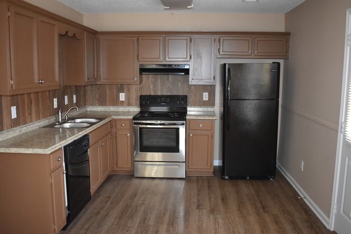 4717 Hollow Ln - Photo 2 of 8