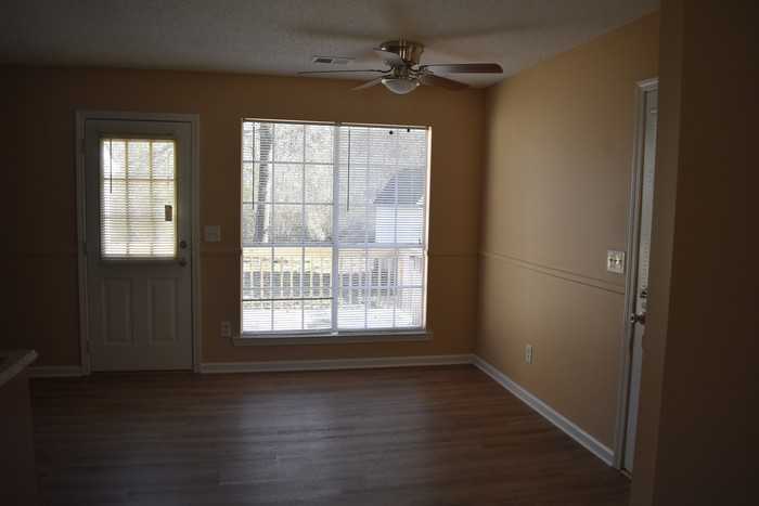 4717 Hollow Ln - Photo 3 of 8