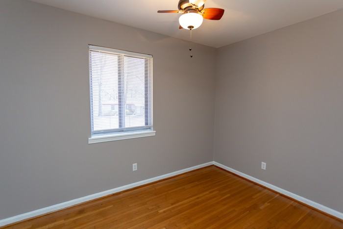 111 Stratford Rd - Photo 2 of 8