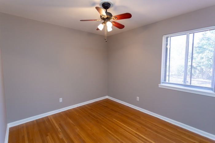 111 Stratford Rd - Photo 3 of 8