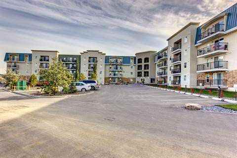 Eaglemont Manor - Photo 3 of 27