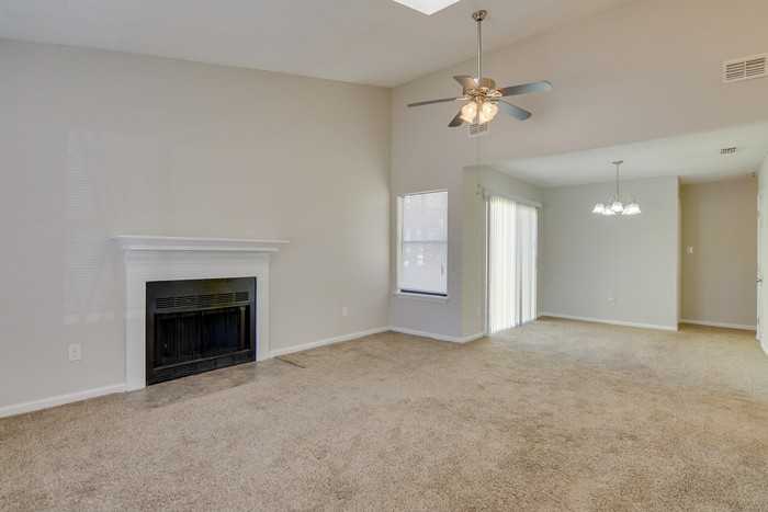 3654 Pebble Creek Dr - Photo 2 of 12