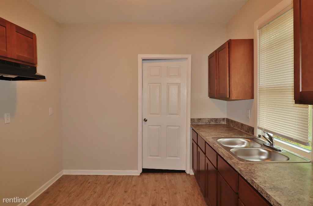 461 W 58th St - Photo 3 of 18