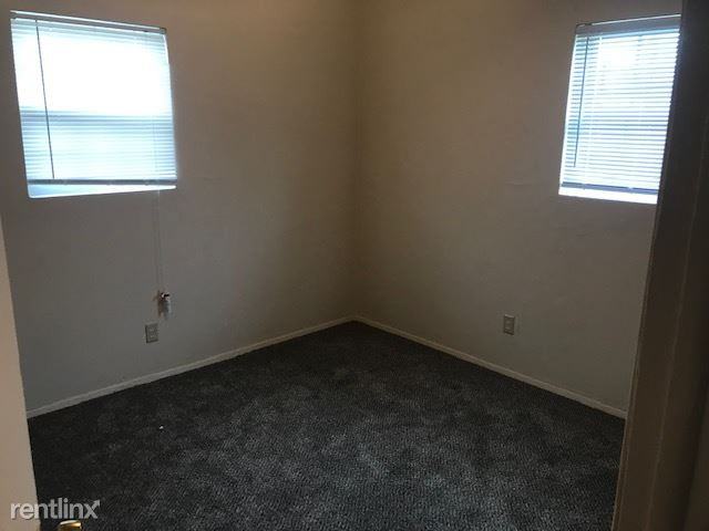 1103 Twiggs St - Photo 2 of 5