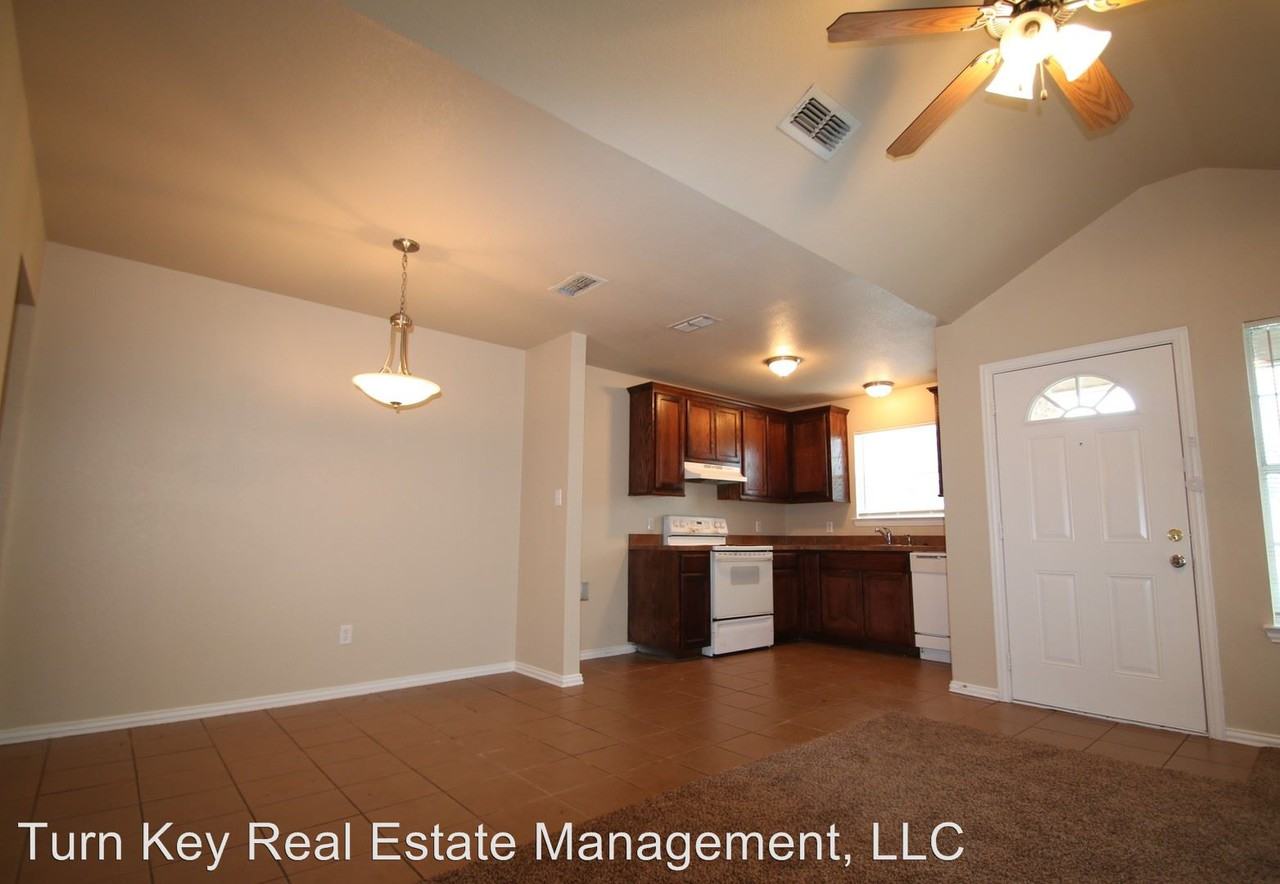 3108 Lincoln Avenue - Photo 3 of 15