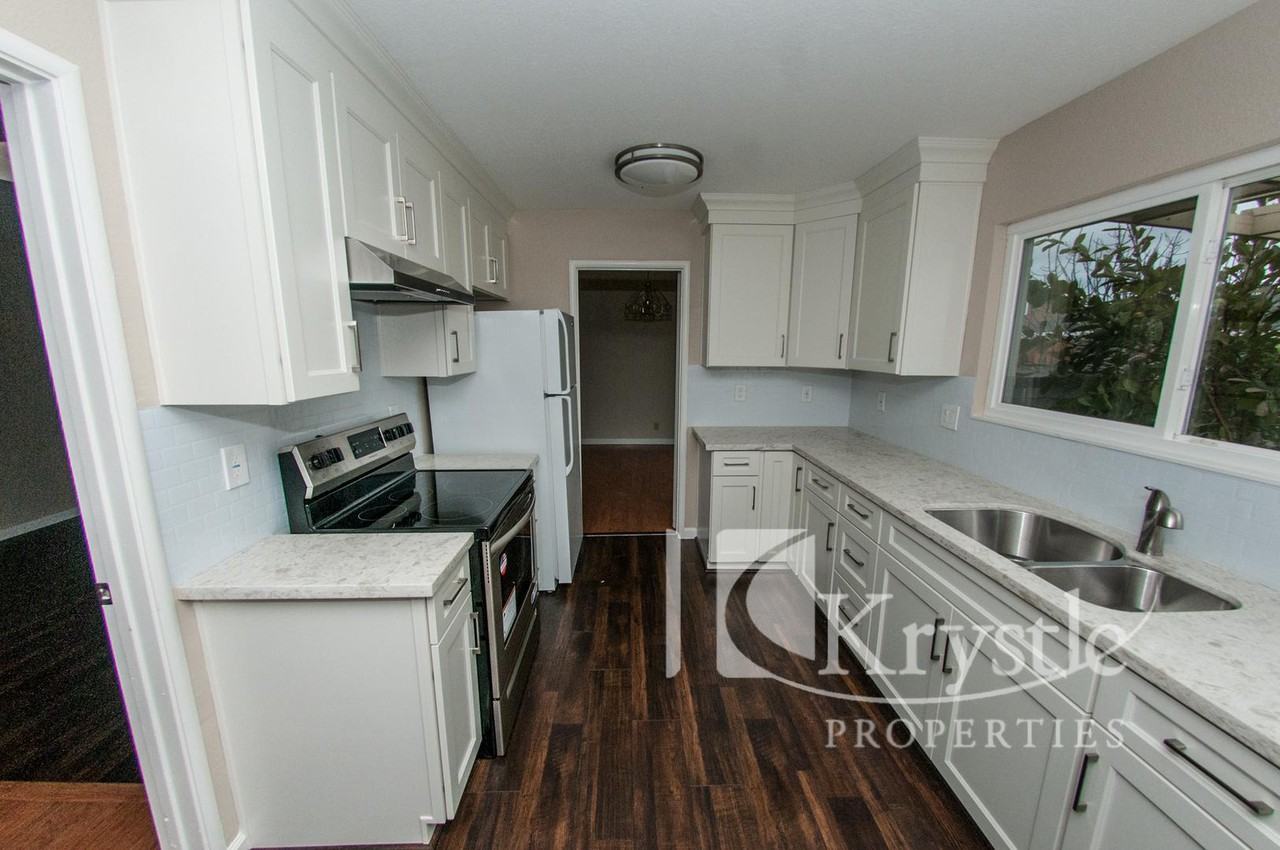 209 Kimberly Dr - Photo 3 of 14