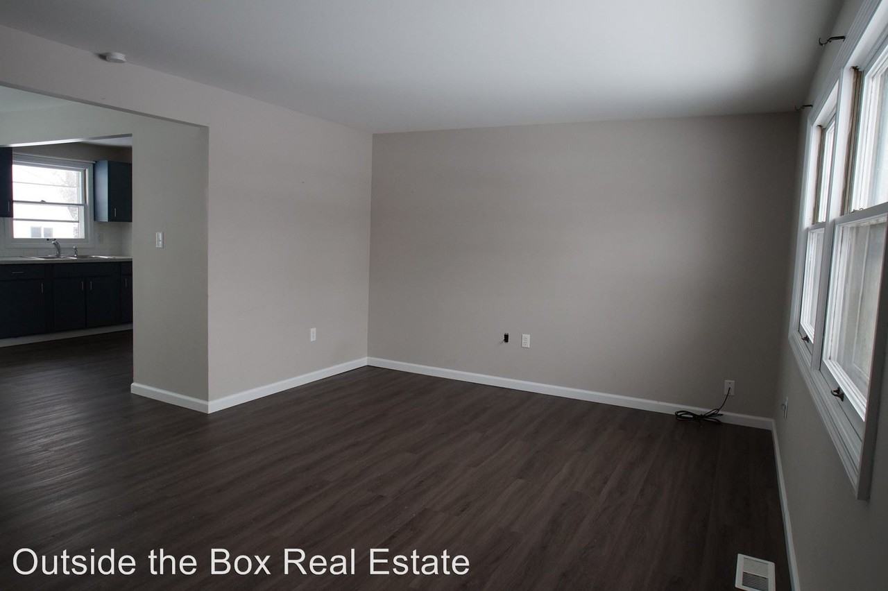 156 McCraw Dr - Photo 3 of 32