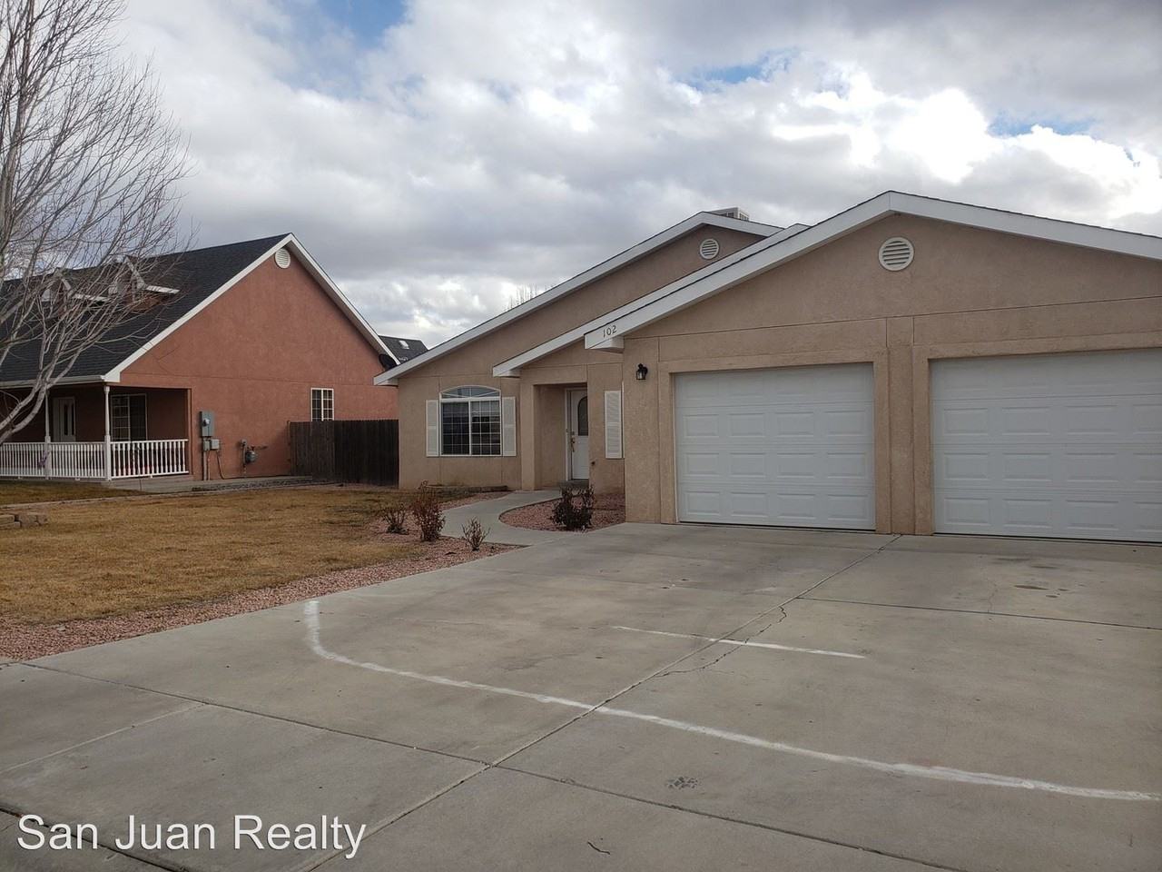 102 Garden Cir - Photo 2 of 17