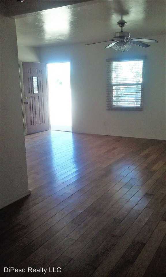 203 S Bowie Ave - Photo 3 of 16