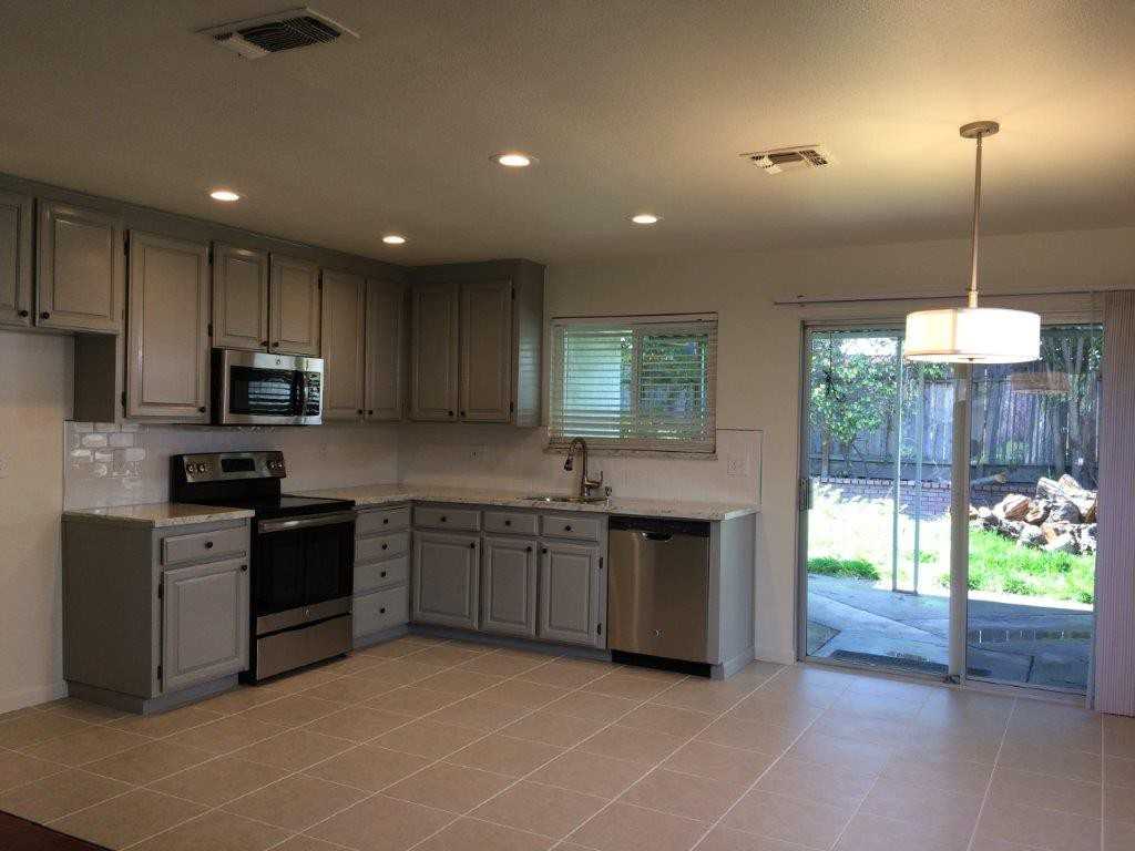 329 Redwood Ave - Photo 3 of 19