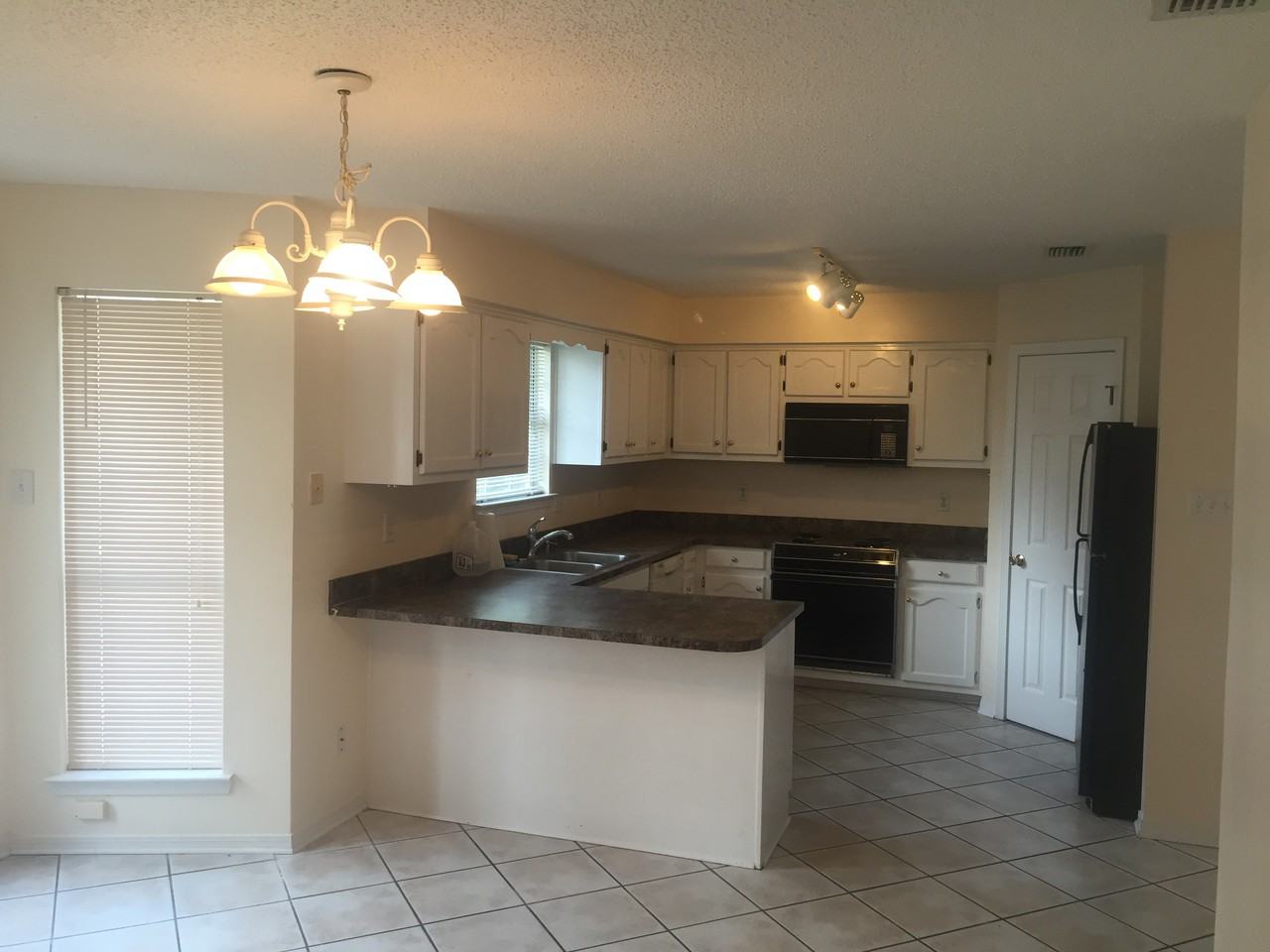 6421 Heritage Trace Dr - Photo 3 of 10