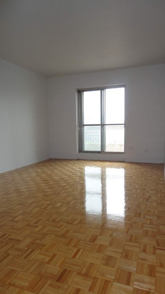 1570 Rue Saint-Timothée #5 ½ - Photo 2 of 10