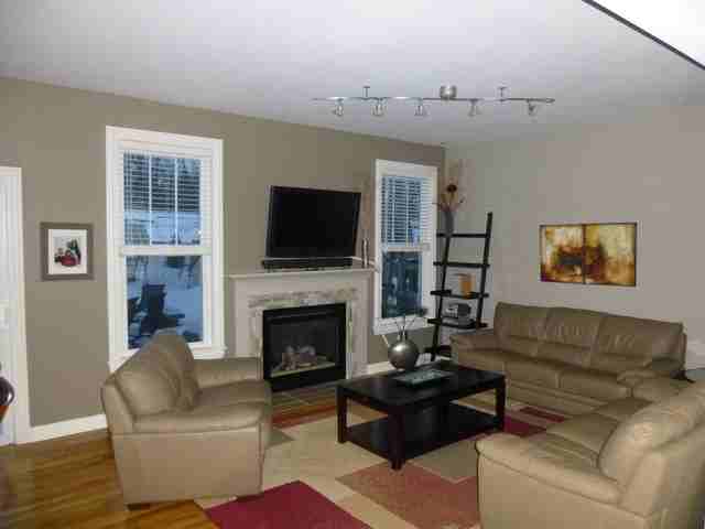 204 Newberry Ave - Photo 2 of 17
