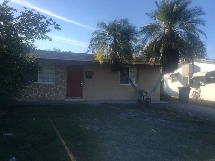 4961 SW 92nd Ave - Photo 3 of 16