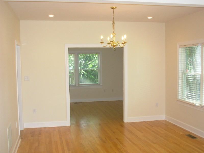 25 Railroad Ave - Photo 3 of 24