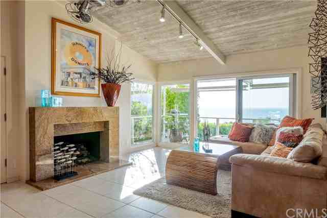 2563 Glenneyre St - Photo 3 of 16