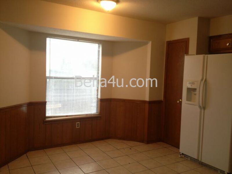 1303 Wayne Dr - Photo 3 of 6