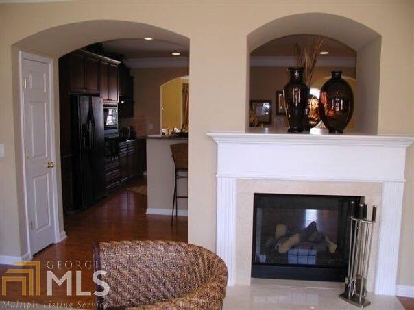 10755 Brunson Dr - Photo 3 of 15